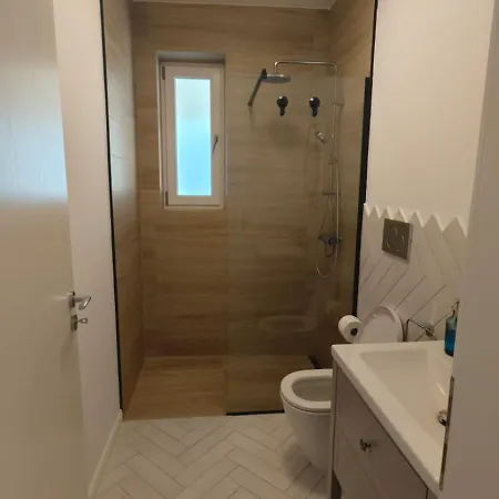 Gili Apartament *