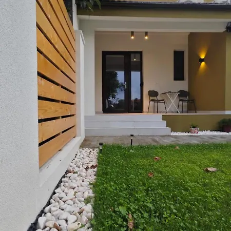 Gili Apartment *